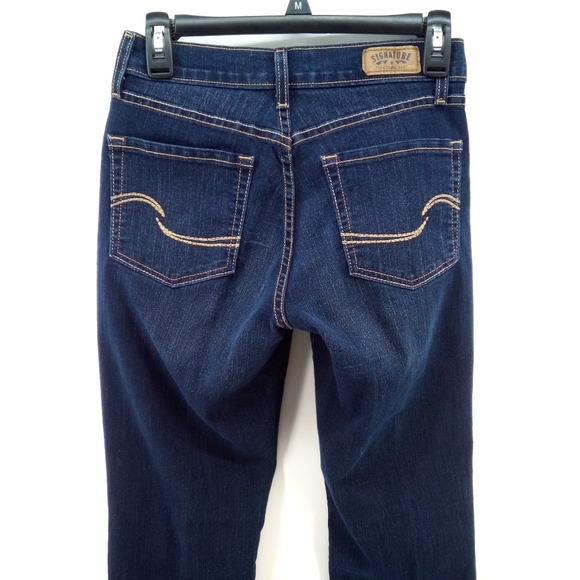 Levi Strauss Curvy Bootcut Signiture Dark Wash Blue Jeans Y2K Early 2000's 4M - Picture 13 of 16